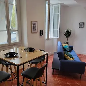 De Charme Avec Tomettes Et Parquet Appartement Graulhet